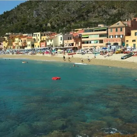 A 50m Dalla Spiaggia * 瓦里格提